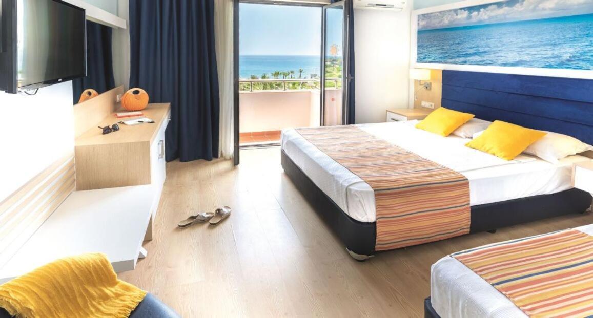 Habitación Doble con balcón y vistas al mar