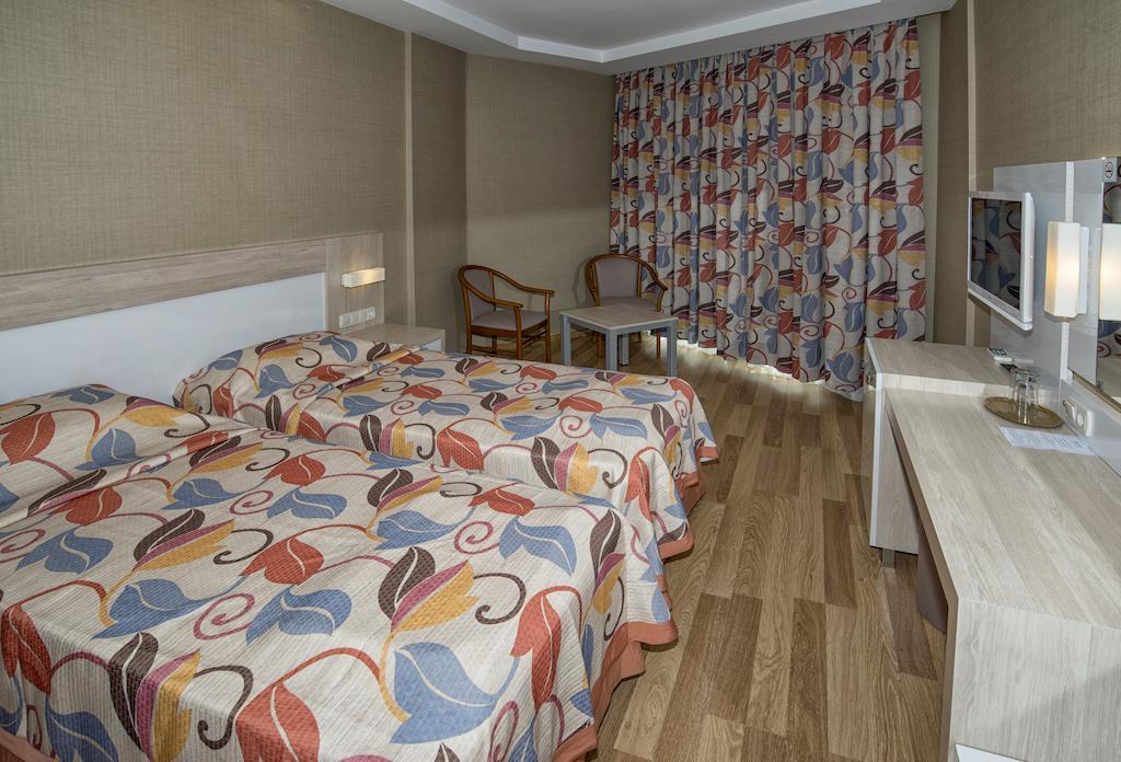Standard Room,681424029:JPEG